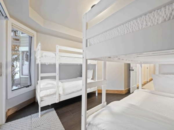 Beaver Creek Luxury Vacation Accommodation 200 Yard to Lift